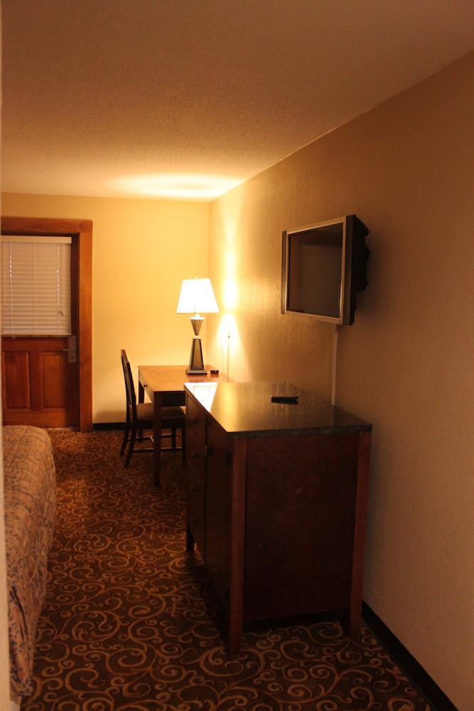 New Bedford Inn Suites 55/69