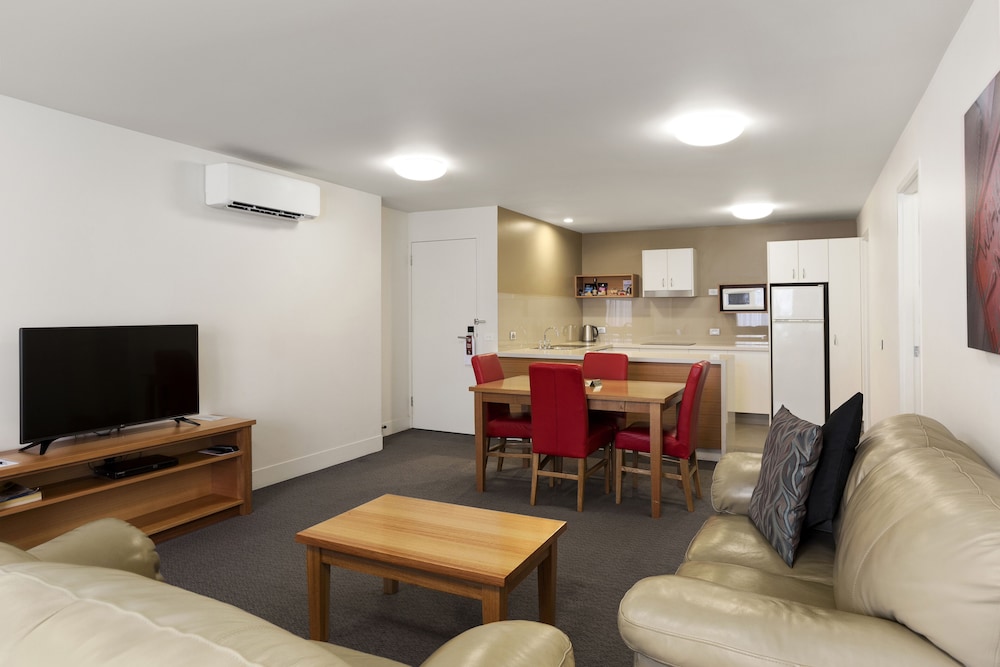 The Old Woolstore Apartment Hotel 52/63