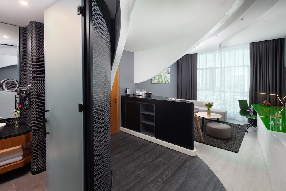 Al Khoory Sky Garden Hotel 36/36