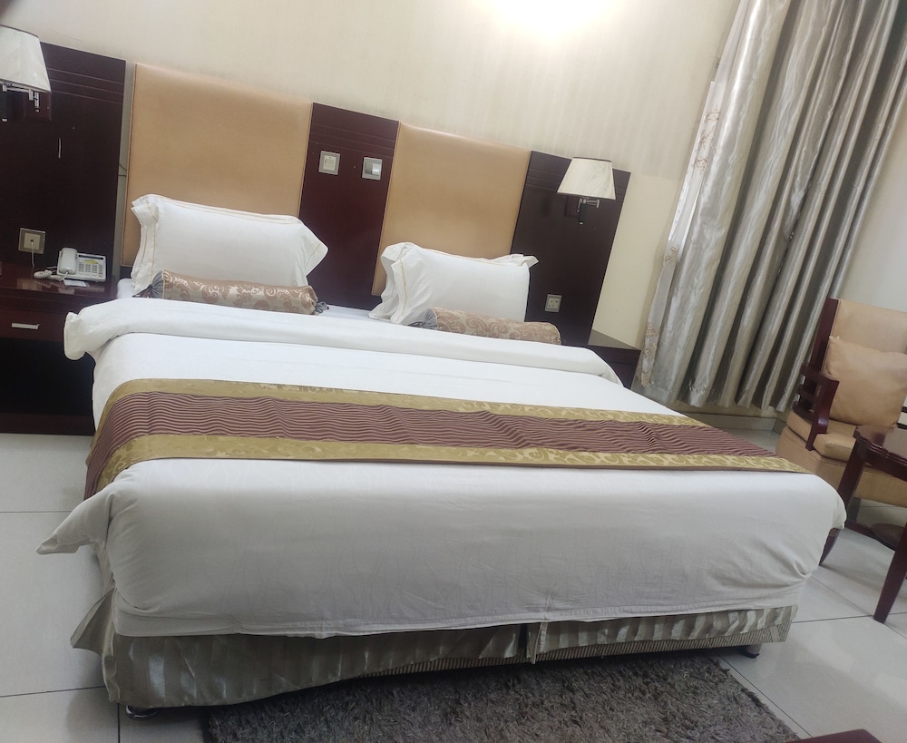 Barcelona Hotels Abuja 17/50