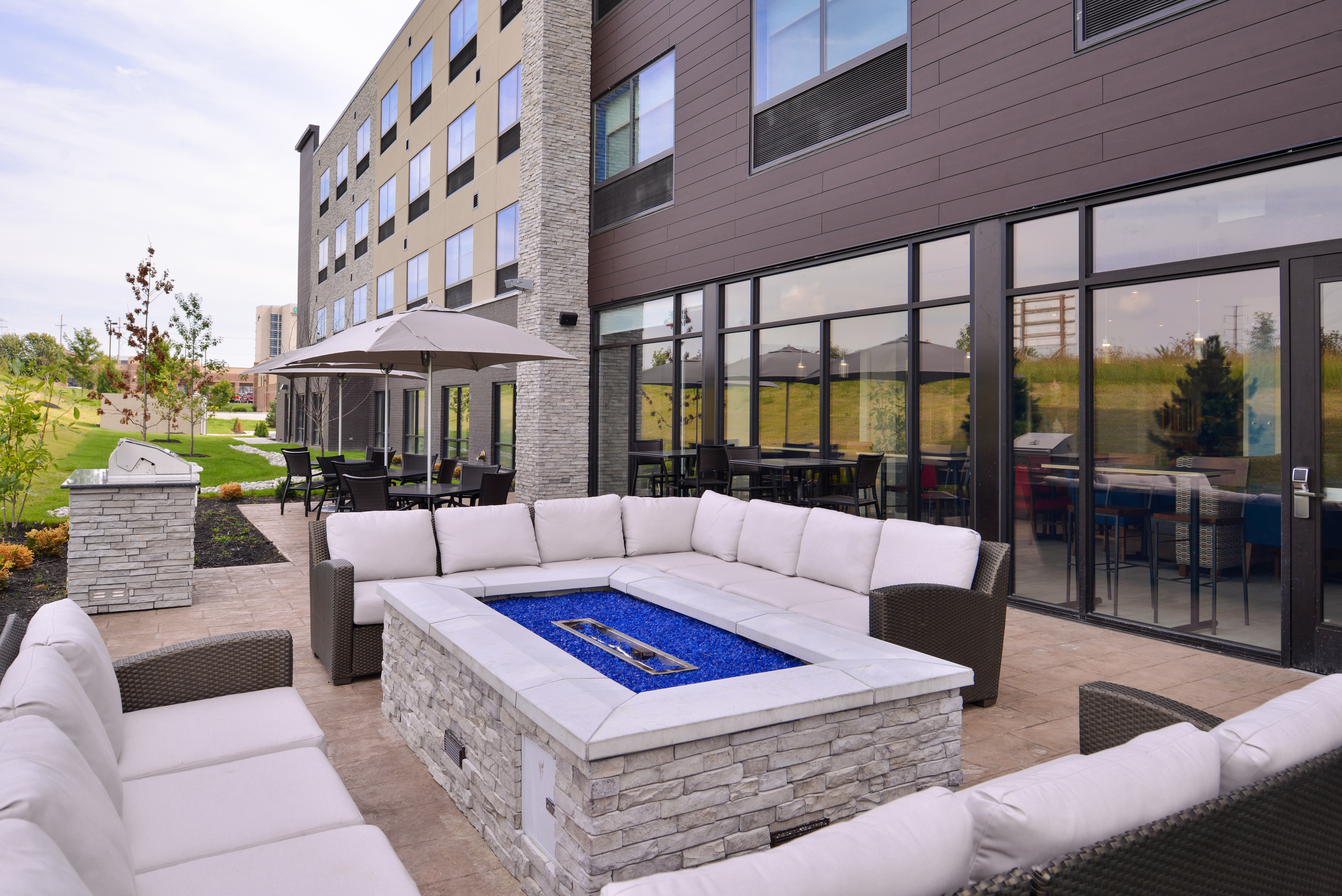Holiday Inn Express & Suites Olathe West 5/60