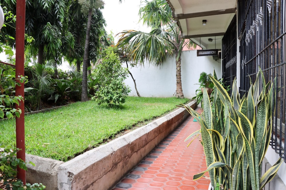 Darajani Hotel Ltd 40/50
