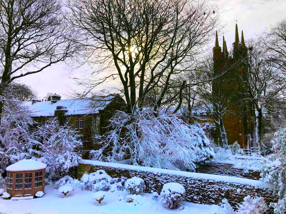 The Old Vicarage B&B 47/50