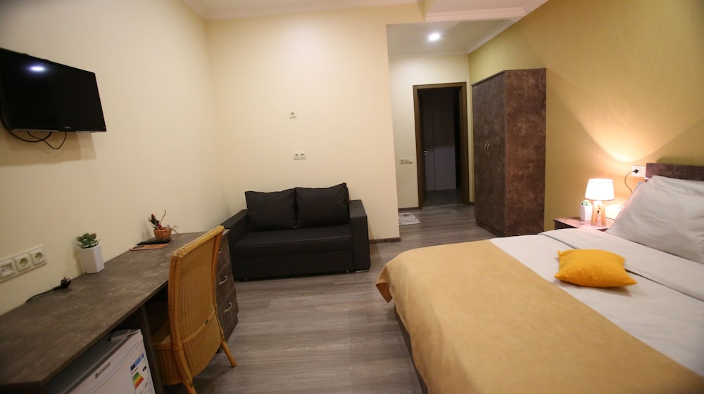 Nabadi Hotel 18/68