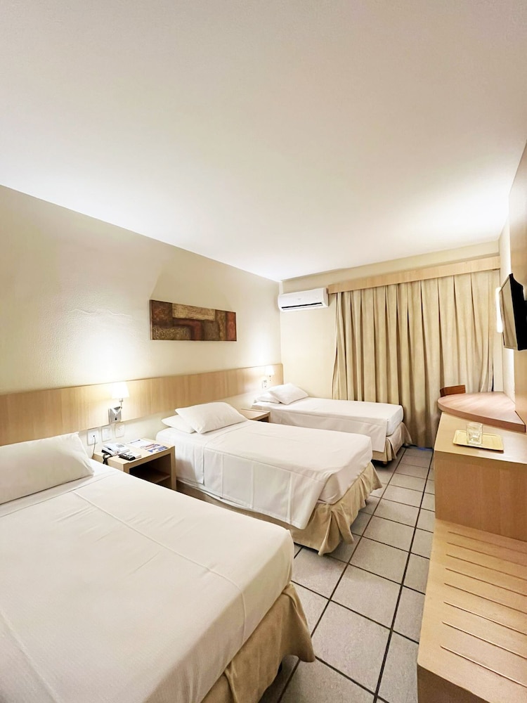 STANDARD, TRIPLE, 3 BEDS, CITY VIEW
