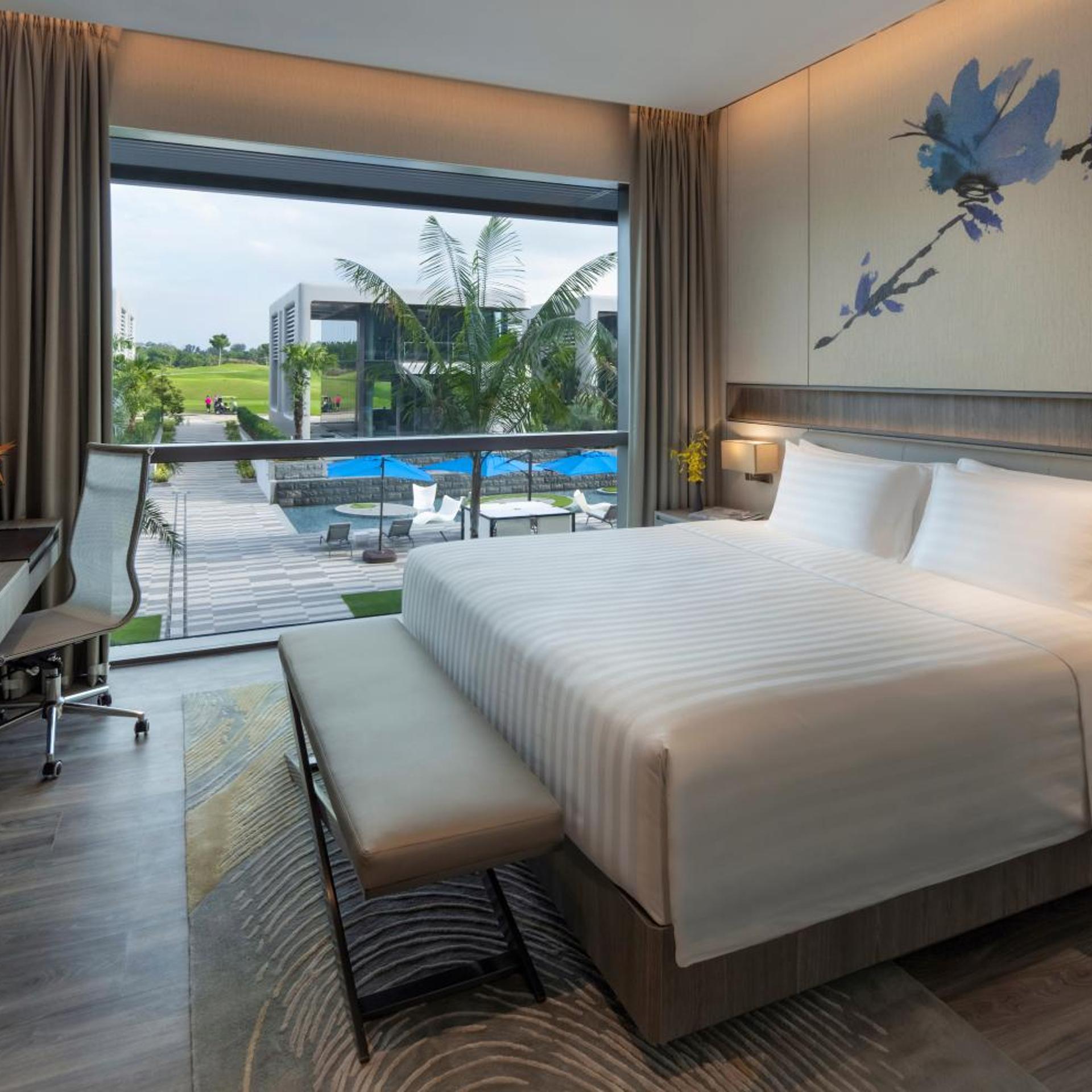 Dusit, Executive, King Bed, Pool View