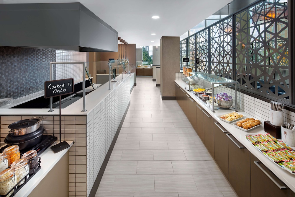 Embassy Suites By Hilton Charlotte Uptown 50/67