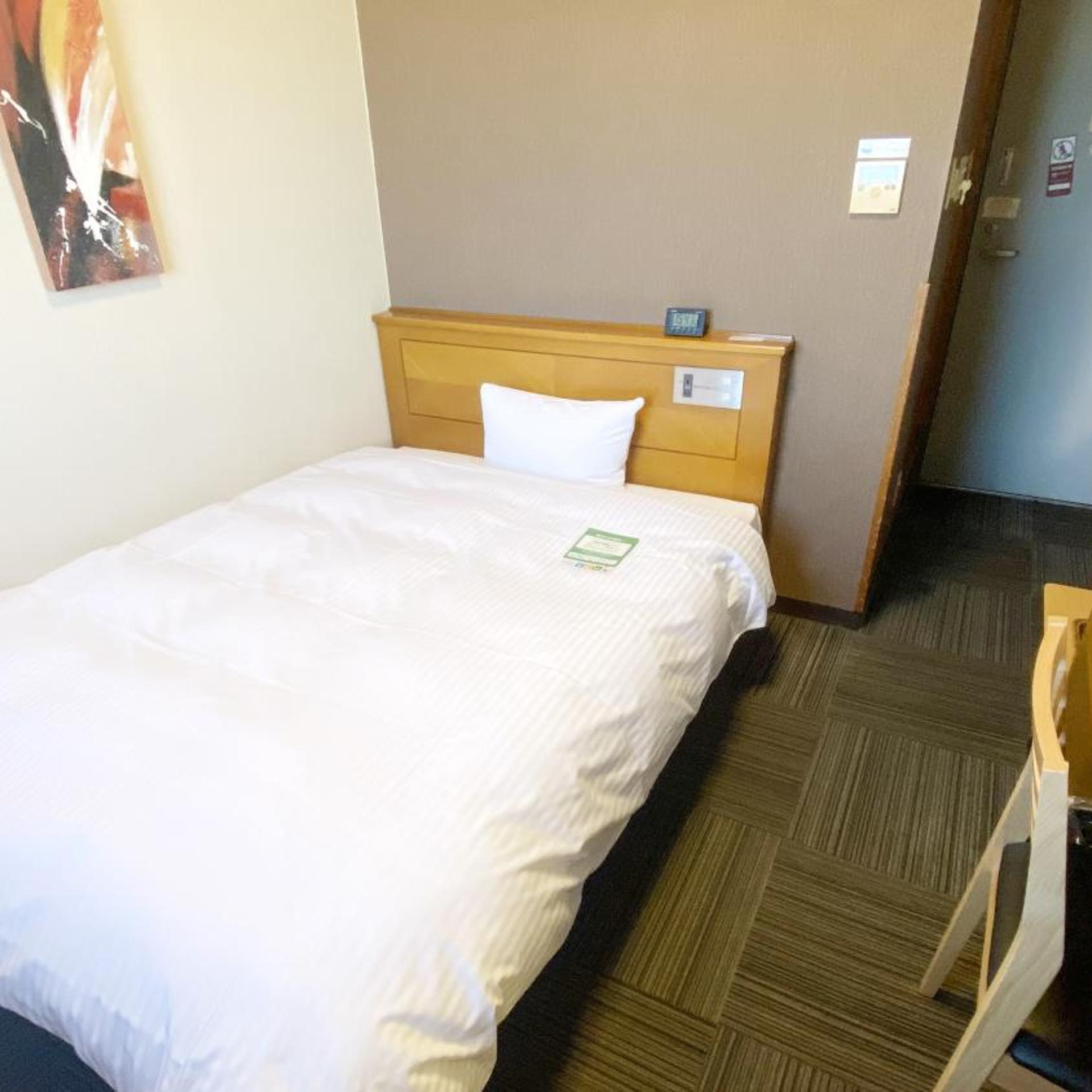 غرفة مفردة للمدخنين، Hotel Route-Inn Yokkaichi 3/9