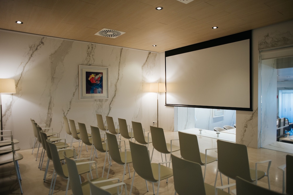 Hotel Neptuno Playa & Spa 40/50