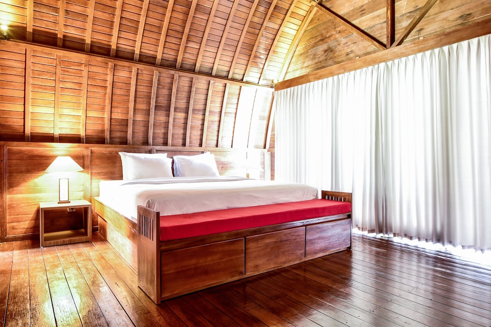 The Lumbung Wood Villa 15/39