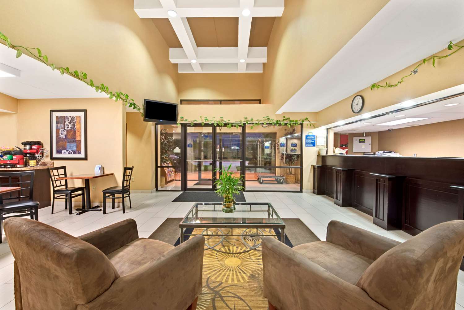 Days Inn & Suites by Wyndham DeSoto 23/44