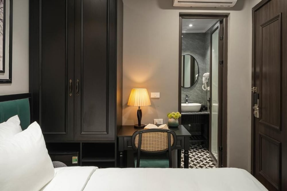 Hanoi Embrace Boutique Hotel 18/39
