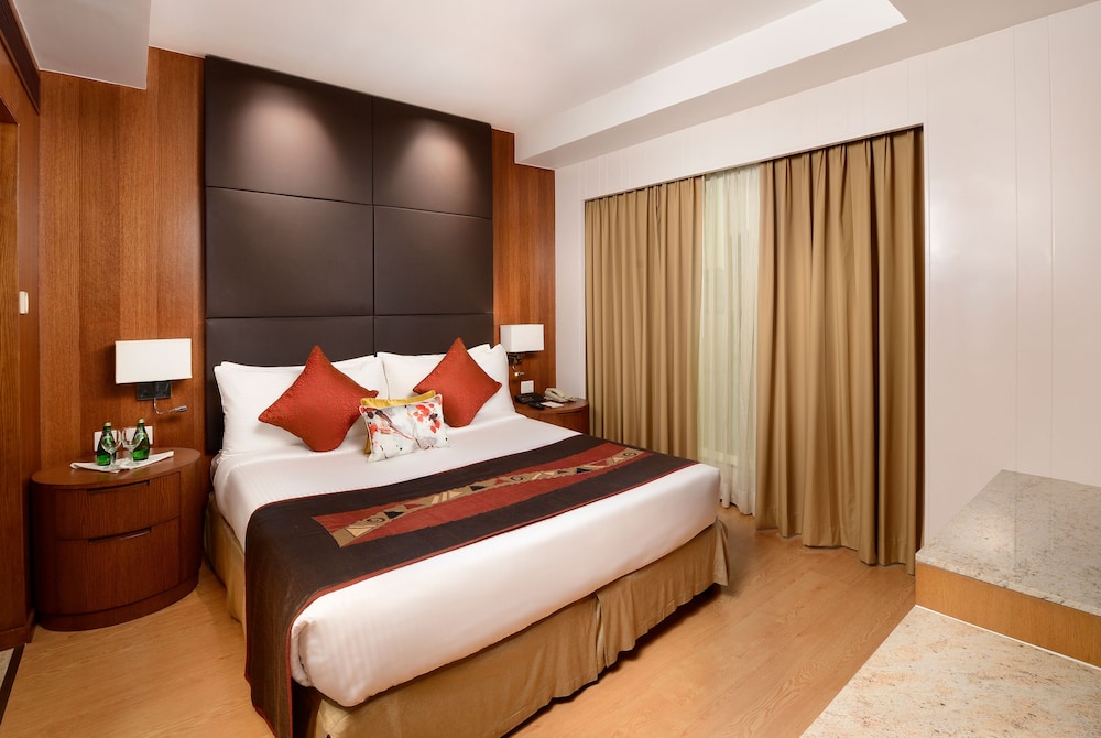 SUPERIOR ROOM