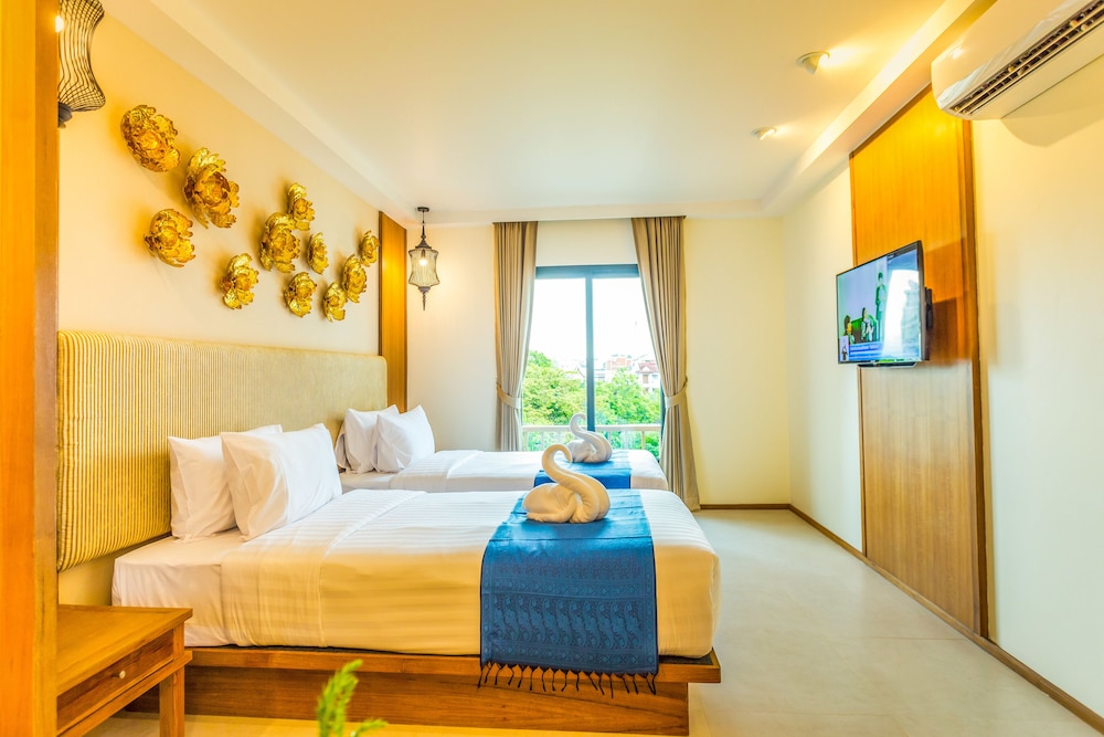 DELUXE, TWIN BEDS