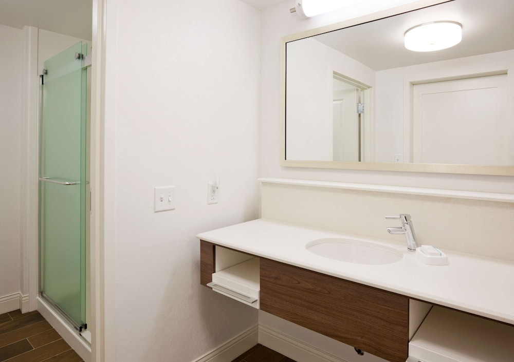 Hampton Inn Bloomington West 10/41
