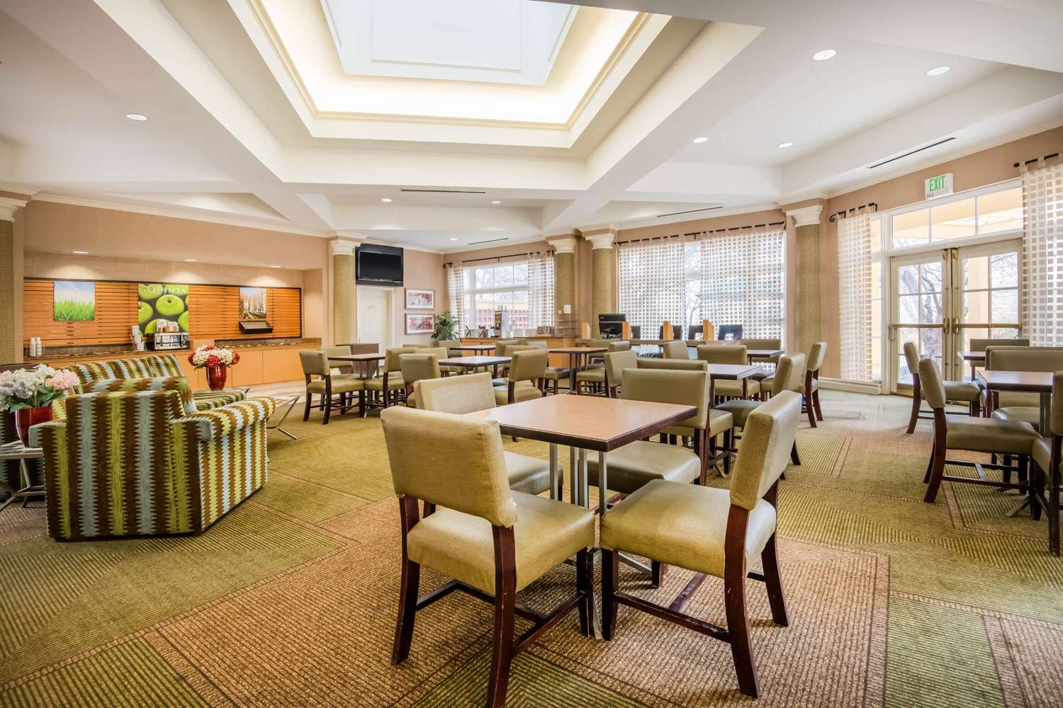 La Quinta Inn & Suites by Wyndham Colorado Springs South AP 19/33