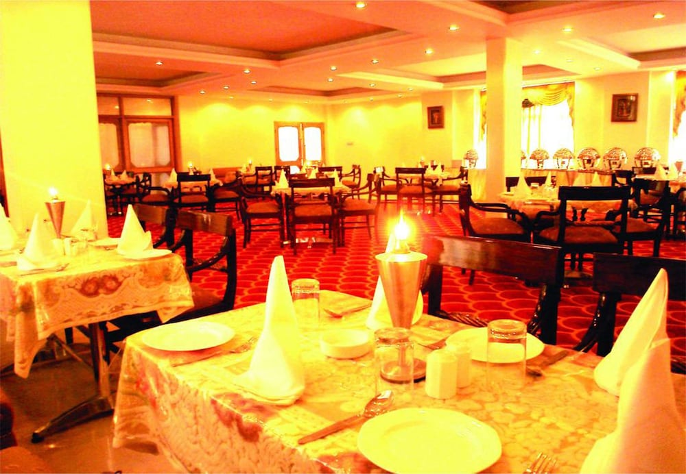 ROYAL PARK RESORT. 27/47