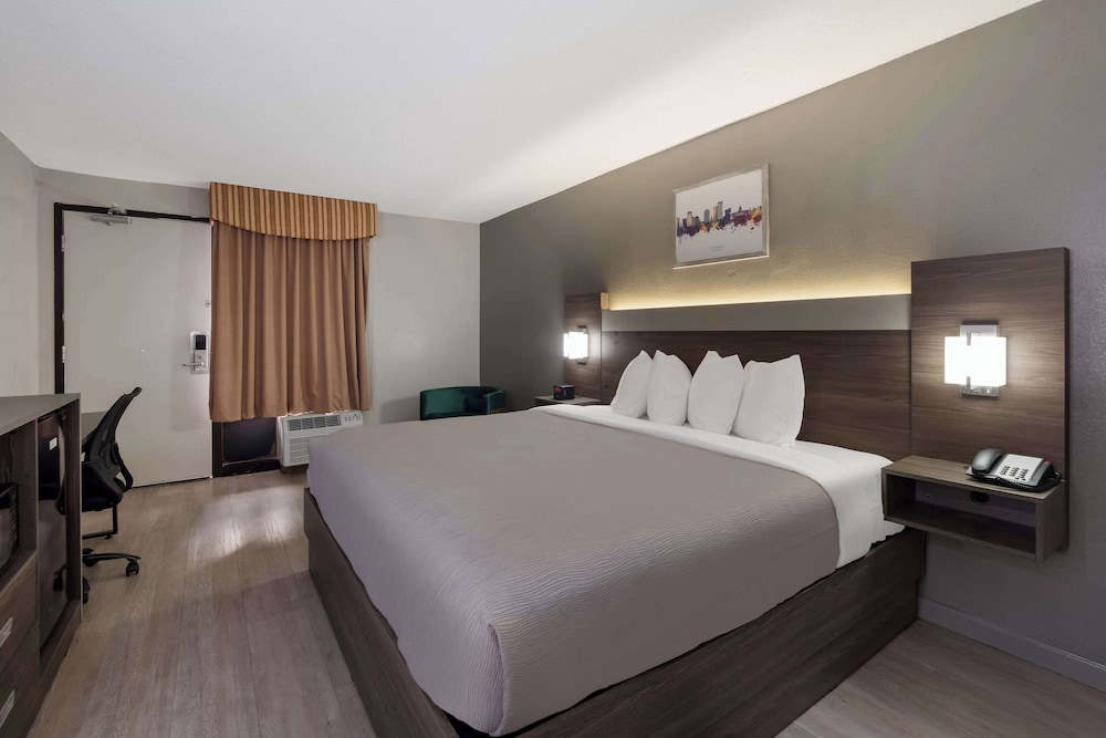 ROOM, KING BED, ACCESSIBLE