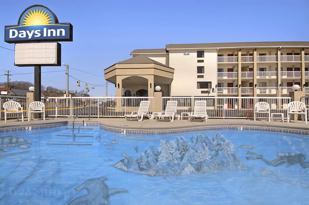 Days Inn by Wyndham Apple Valley Pigeon Forge/Sevierville 1/7