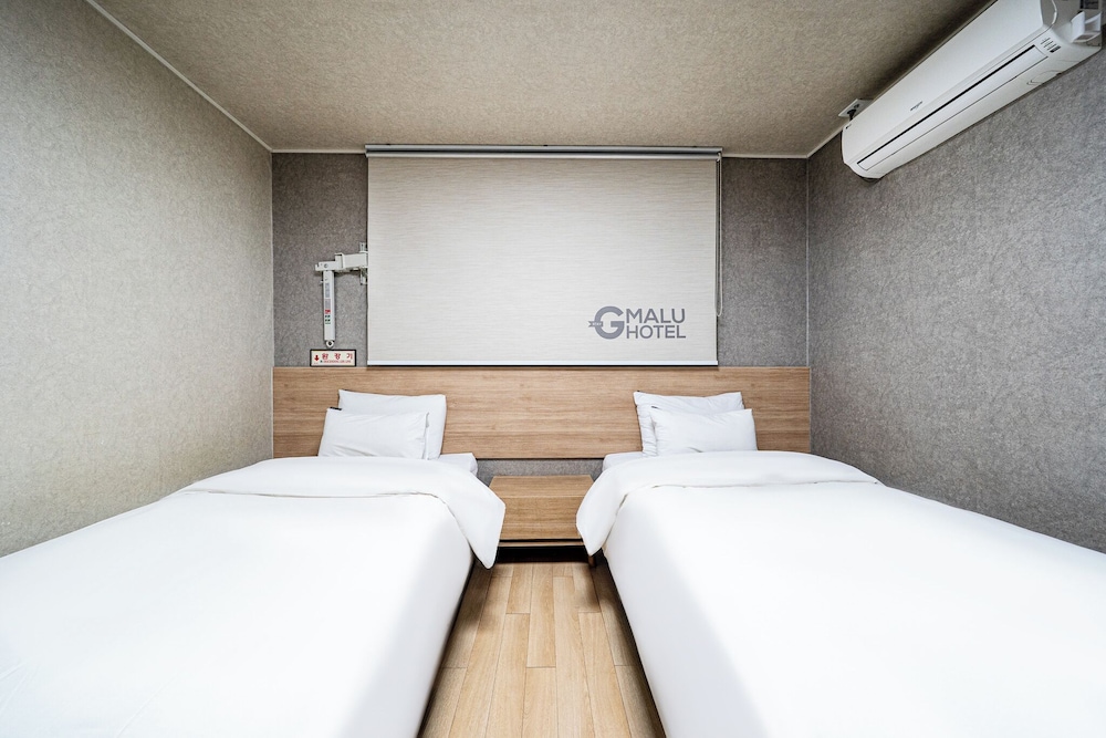 EXECUTIVE, TWIN BEDS, CITY VIEW