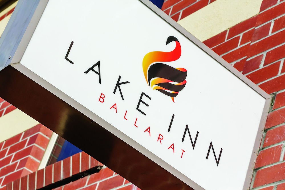 Lake Inn 27/43
