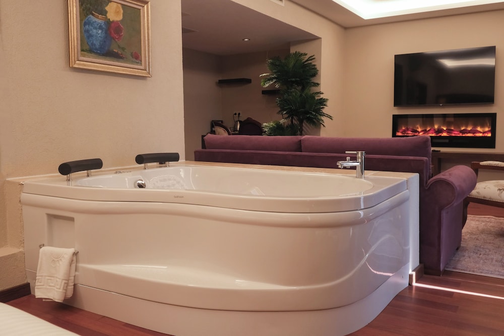 Phellos Suites 17/50