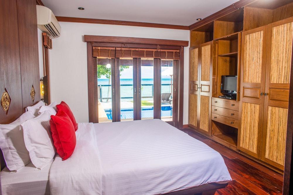 Pao Jin Poon Beach Front Villa 20/56