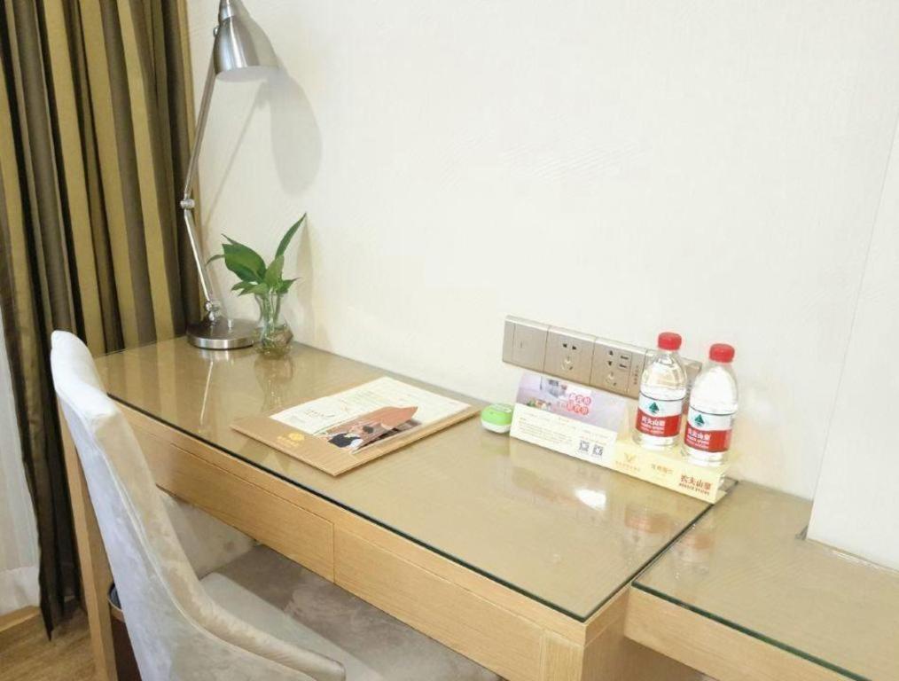 Vienna Hotel (Shenzhen Guanlan Shanshui Tianyuan) 58/58