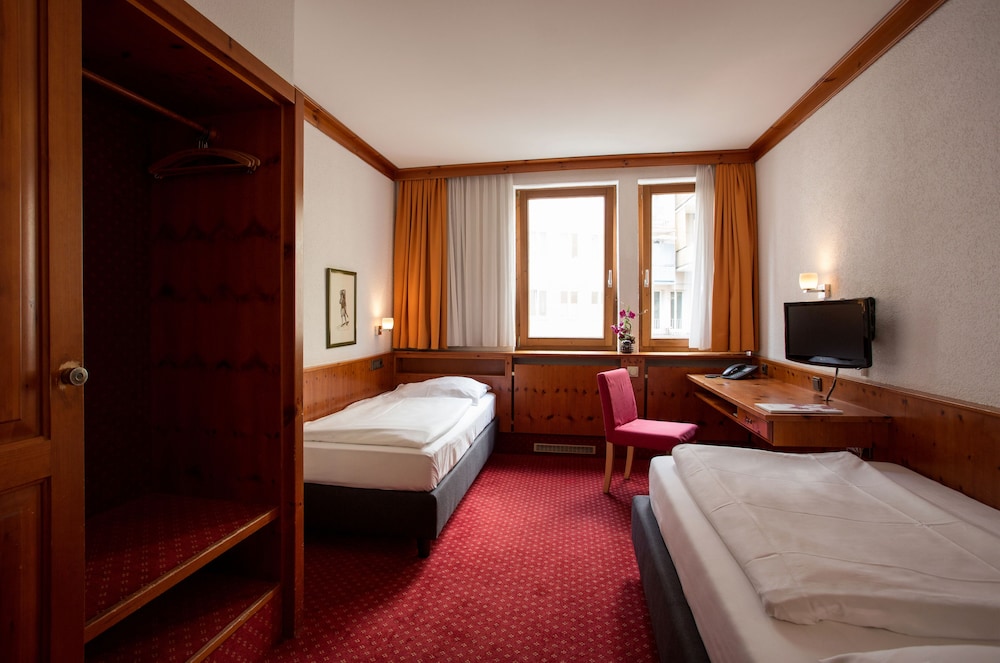 Steichele, Hotel Restaurant Weinstube 12/39