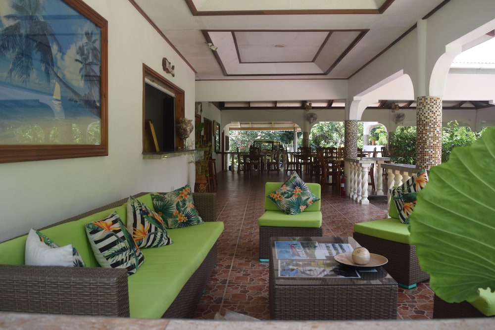BAMBOO CHALETS 19/39