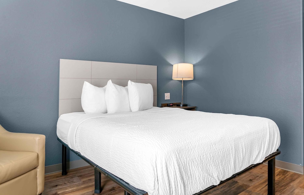 Extended Stay America Suites - Detroit - Rochester Hills 8/30