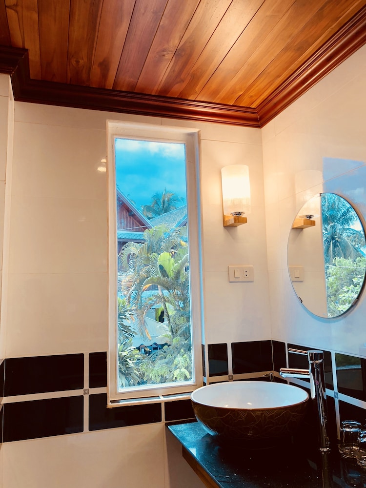 Merry Riverside Hotel 42/70