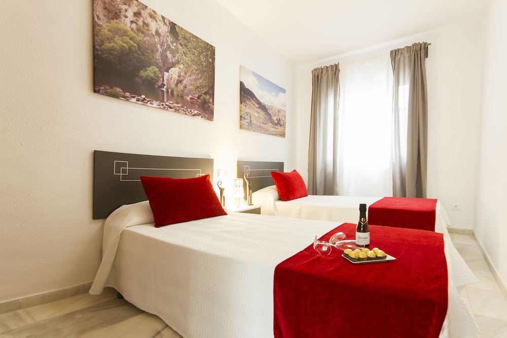 Apartamentos El Tajo 4/23