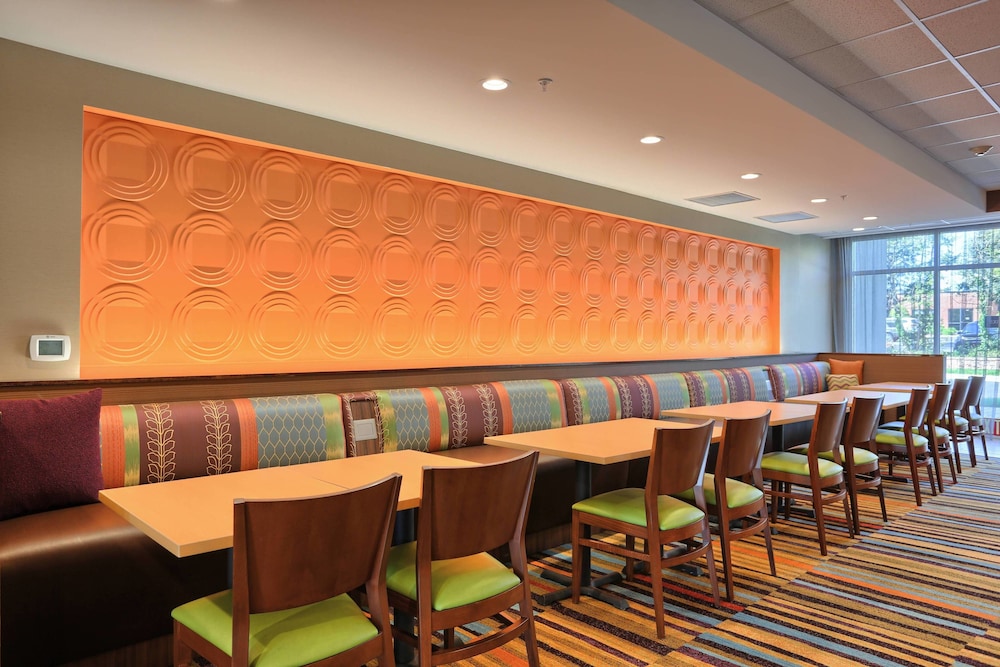 Fairfield Inn Suites Philadelphia Willow Grove 25/26