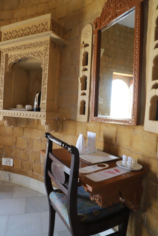 HIMMATGARH PALACE 15/28
