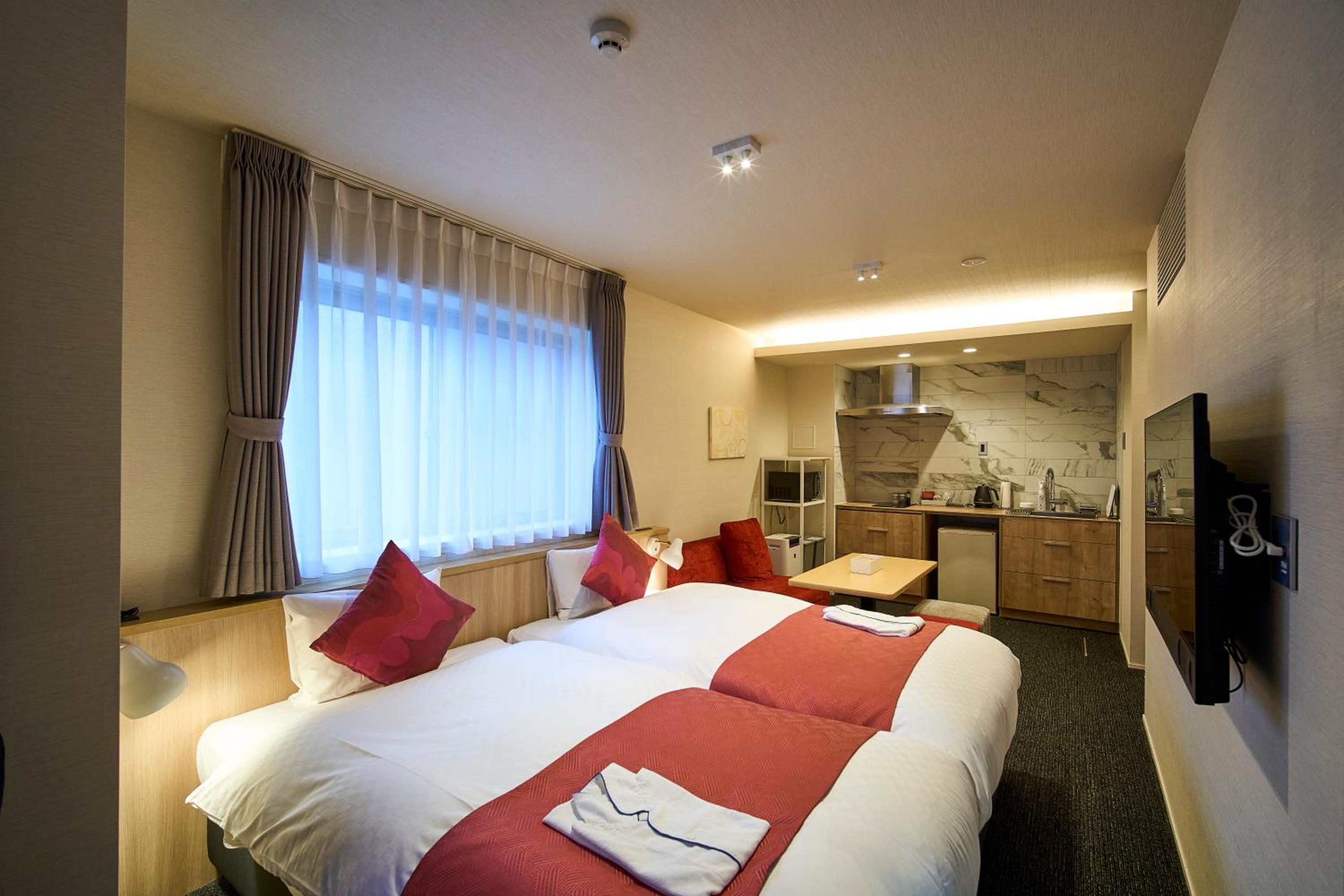 Room, Quadruple