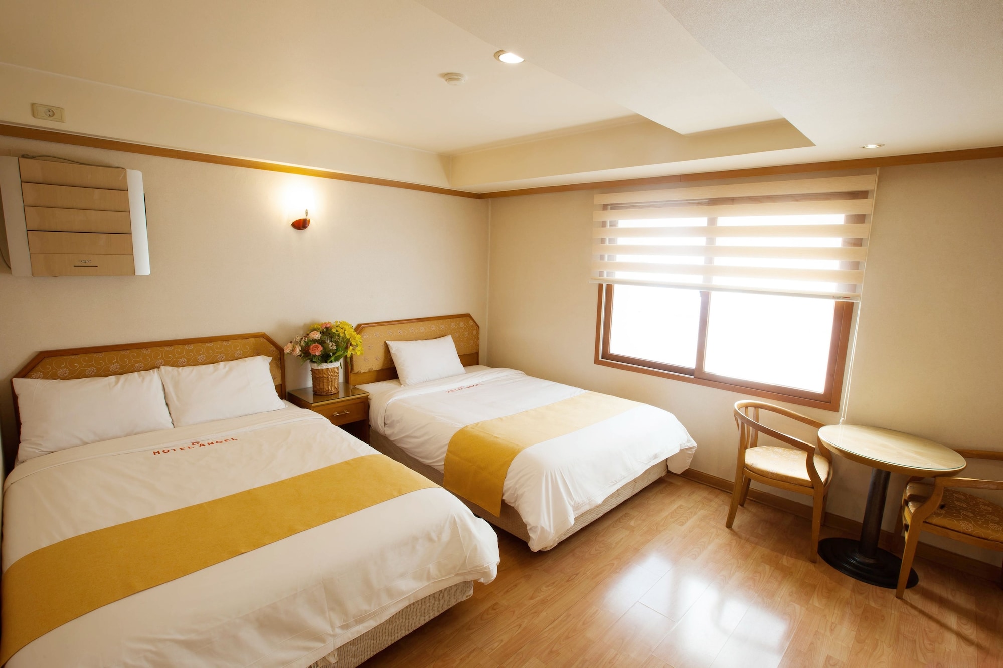 TYPE B, TWIN BEDS