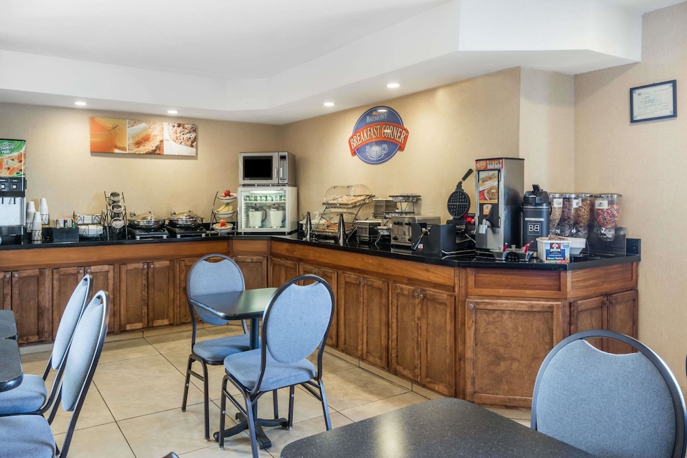 Baymont By Wyndham Santa Fe 27/33