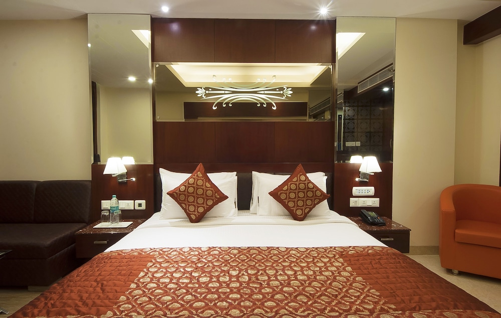 Hotel Golden Grand 11/51