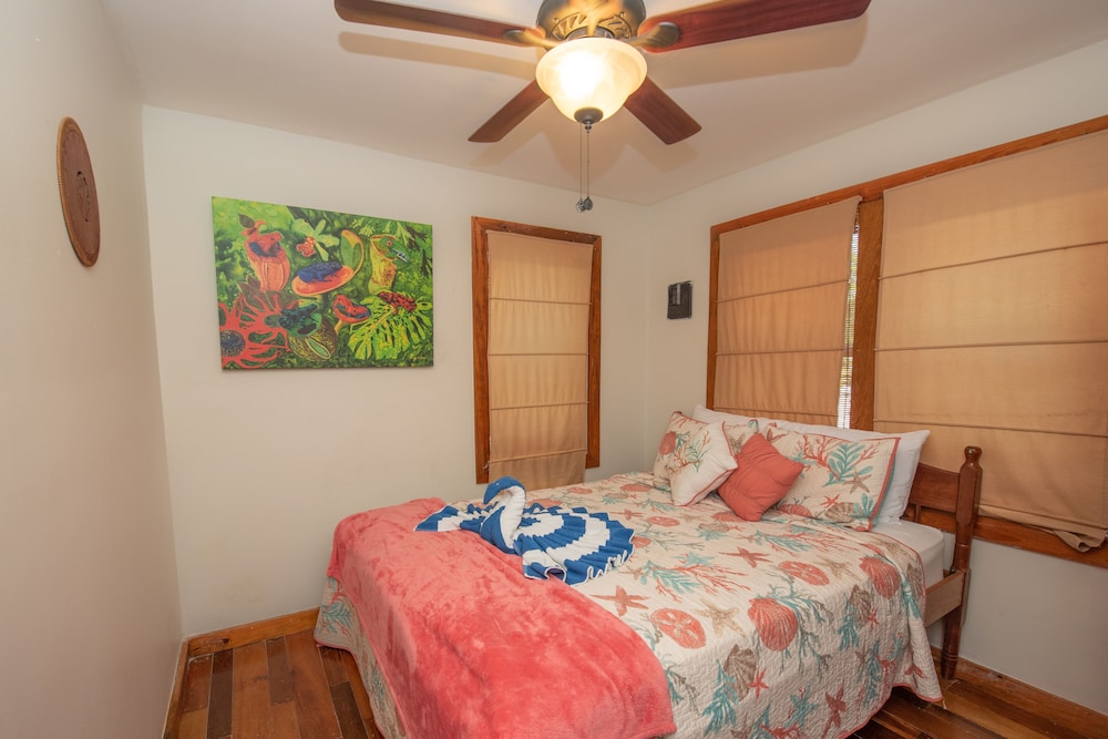 Bella Vista Guesthouse Cabins 15/84