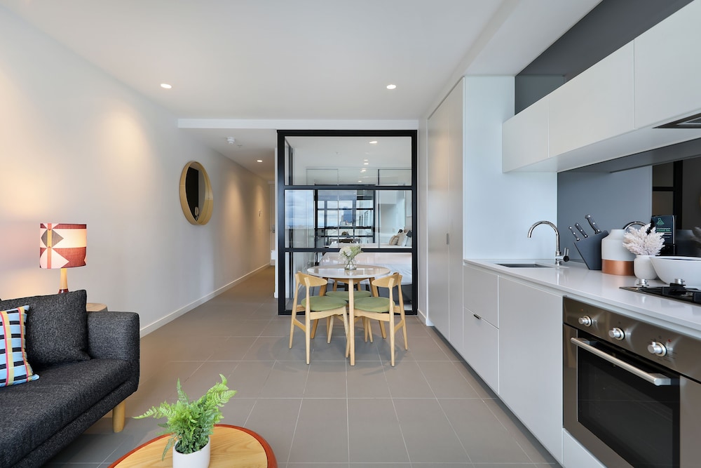 The Canvas Apartment Hotel 25/33