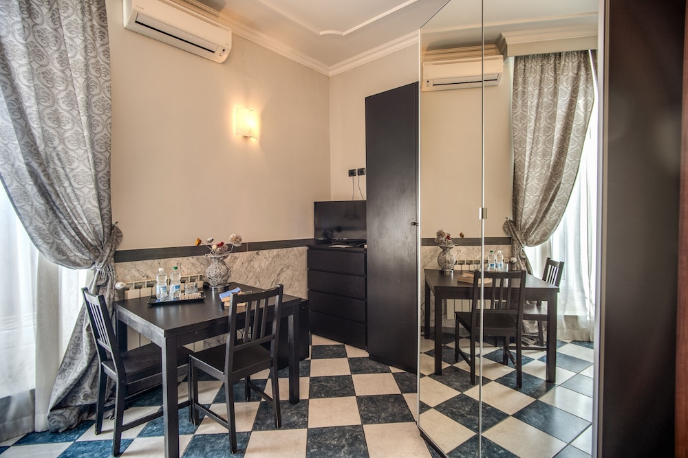 Adas Hotel 68/80