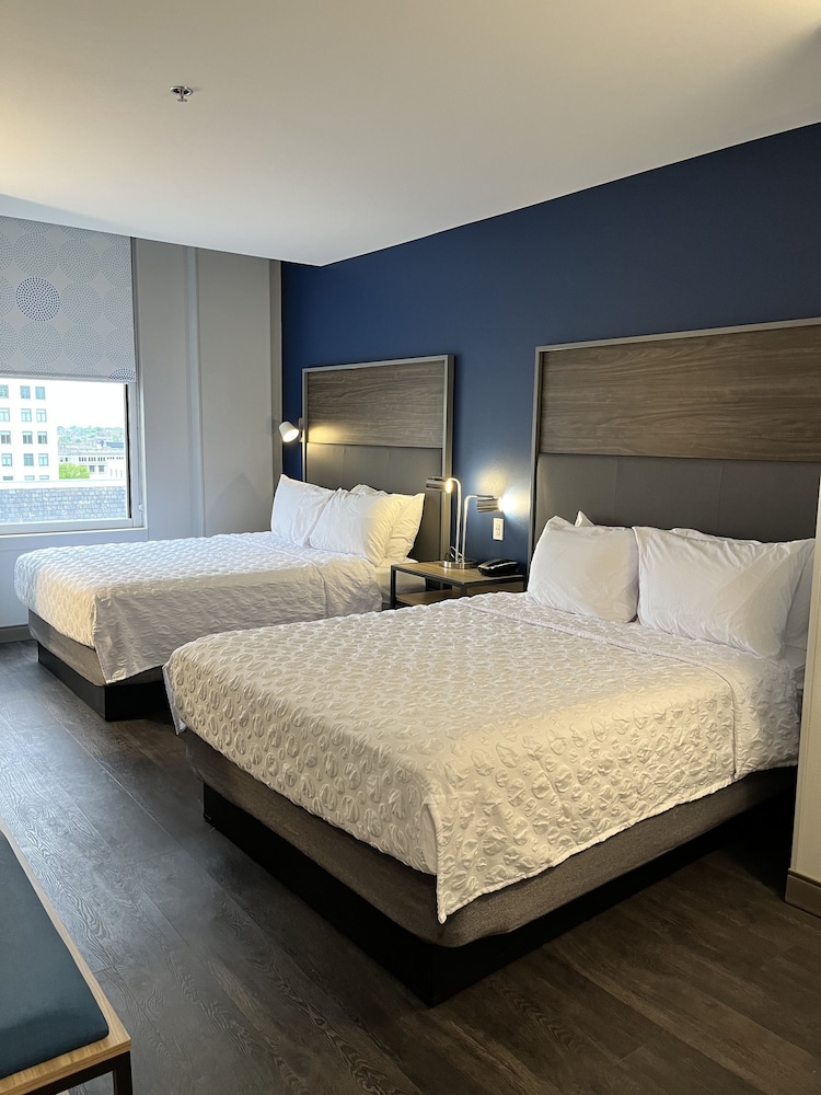 Room, 2 Queen Beds