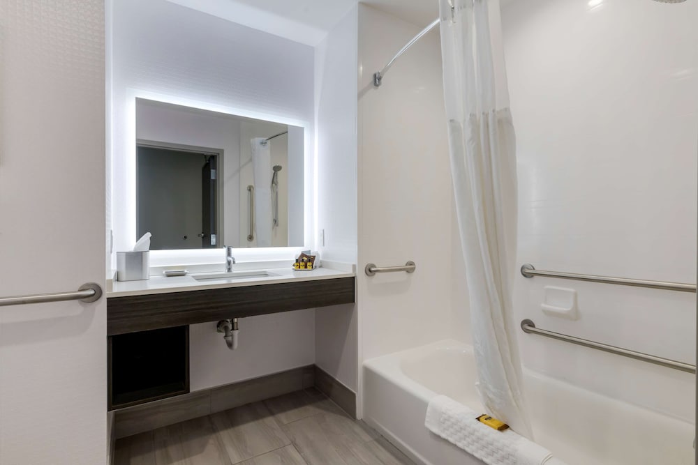 Best Western Plus Choctaw Inn & Suites 10/38