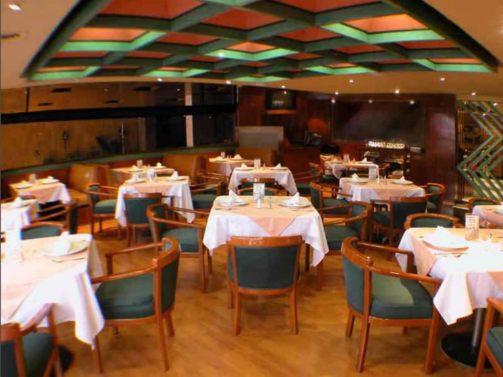 Segovia Regency Hotel 37/46