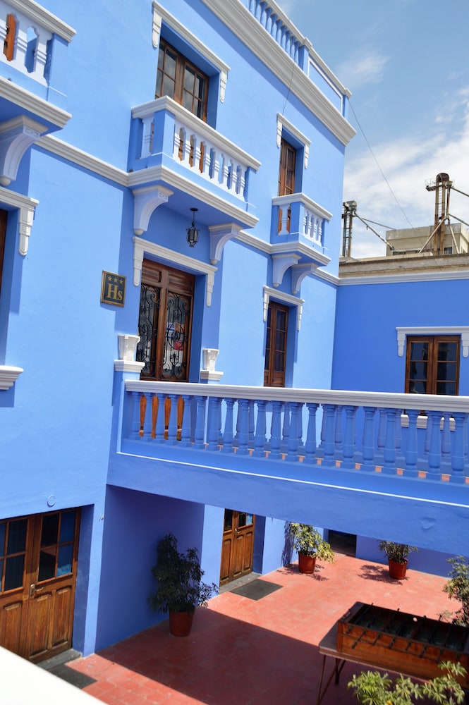 Las Mercedes Hostal Residencial 4/68