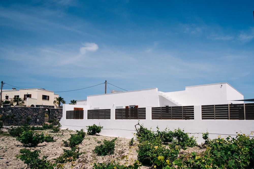 Mesanto Luxury Suites in SANTORINI