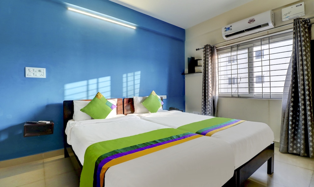 Hotel 12 Degrees West Egl 15/28
