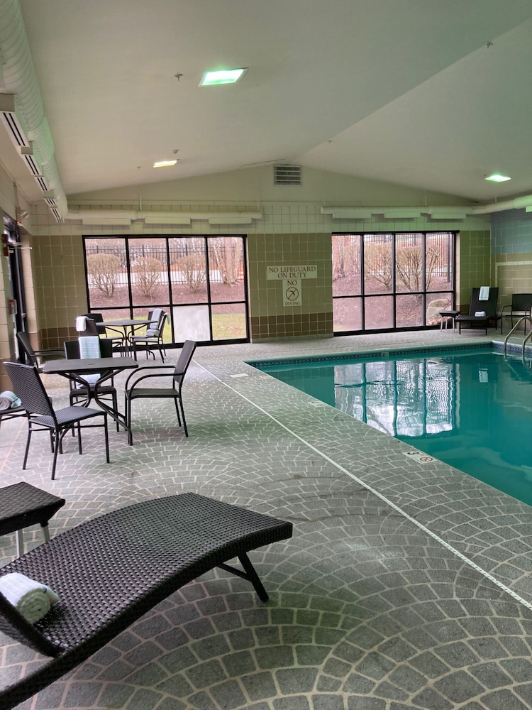 Holiday Inn Express Akron Nw Fairlawn 16/31