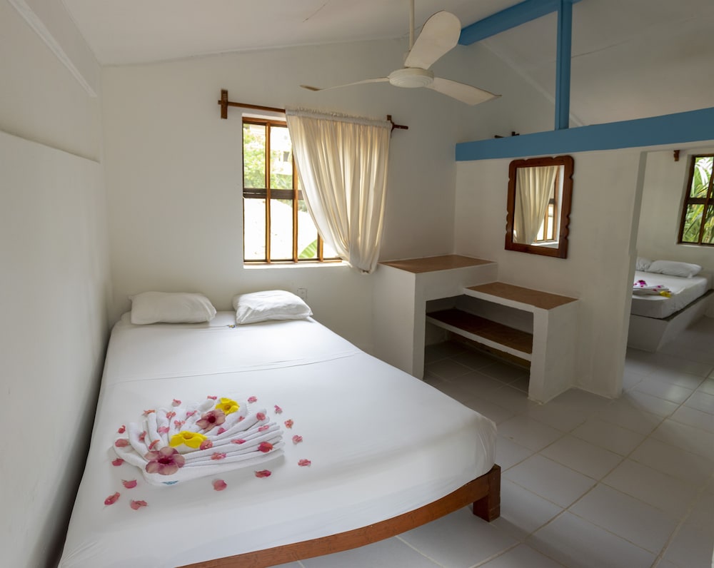 Hotel y Bungalows Acuario 23/60